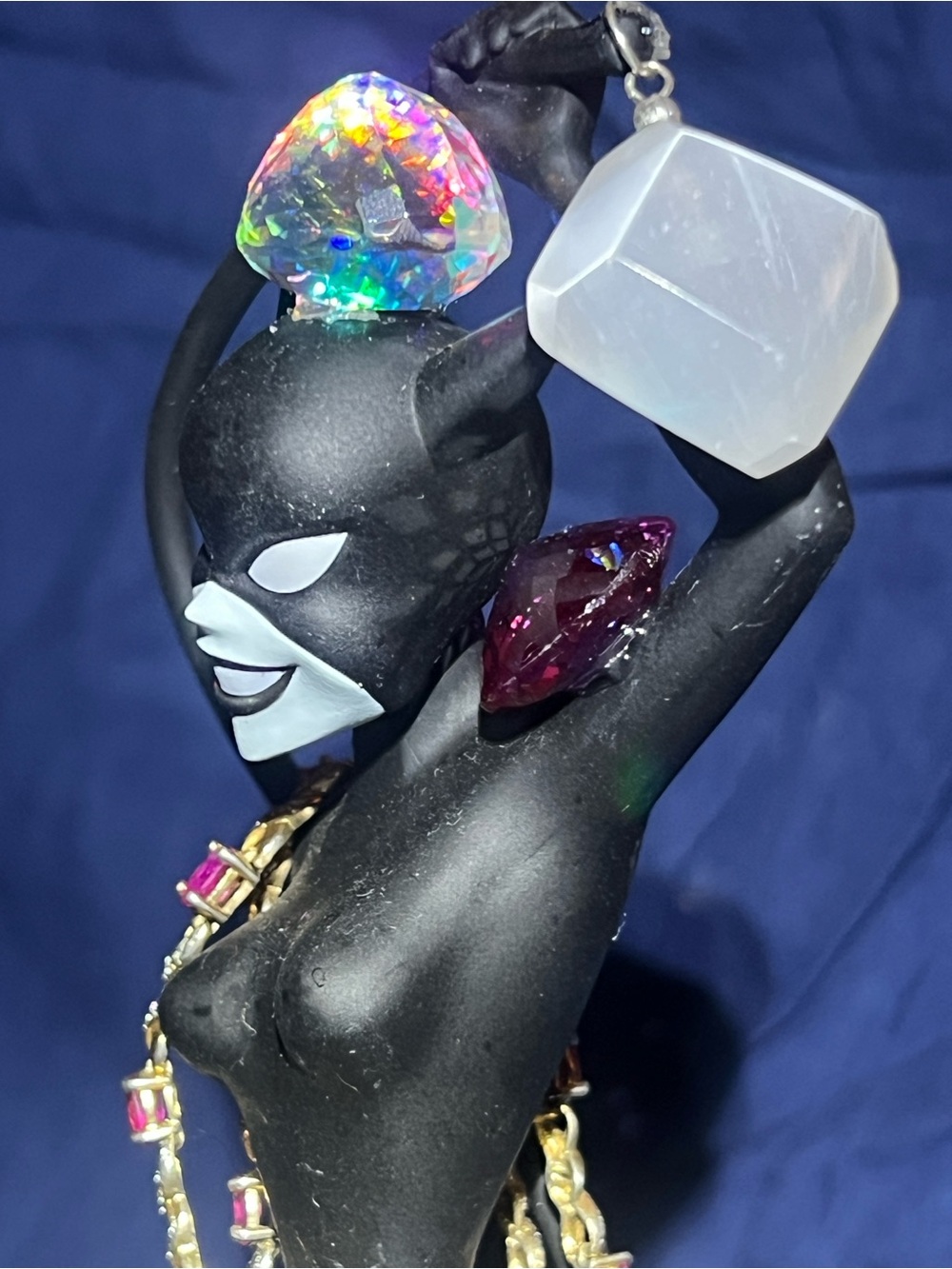 11” Jeweled Catwoman Collectible — Genuine Gemstone Embellishments 💎 - Picture 8 of 14